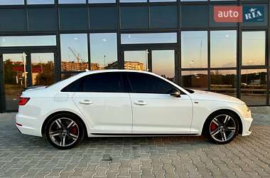 Седан Audi A4 2018 в 