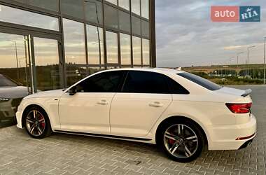 Седан Audi A4 2018 в 