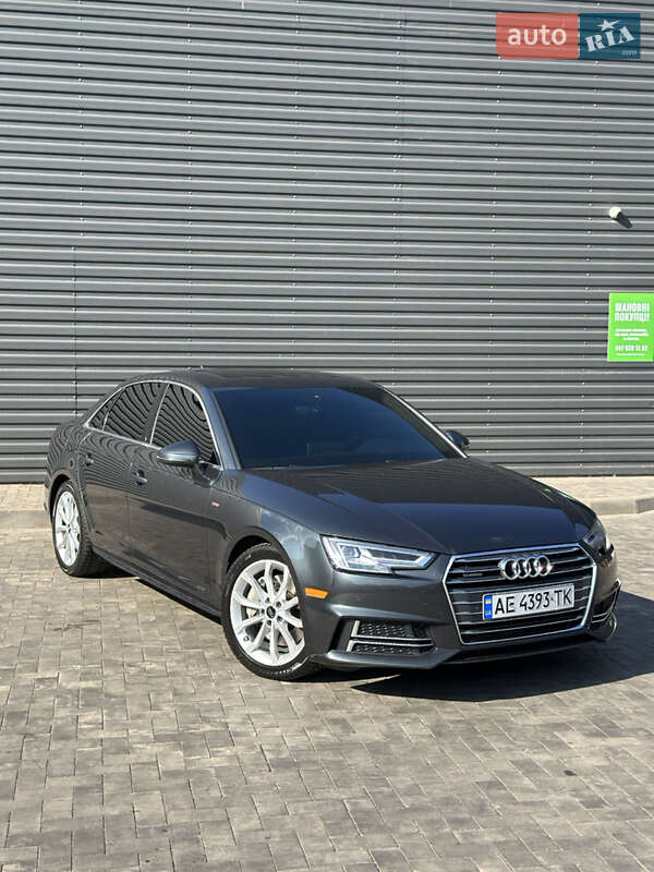 Седан Audi A4 2017 в 