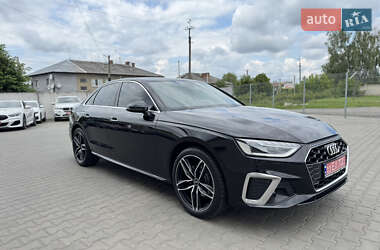 Седан Audi A4 2021 в 