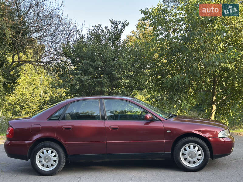 Седан Audi A4 1999 в Ровно