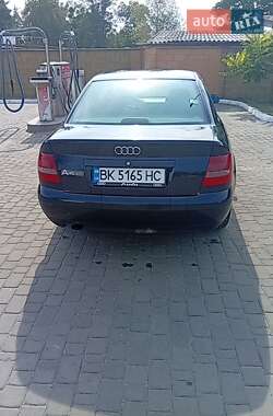 Седан Audi A4 1999 в 