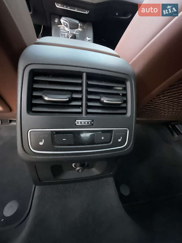 Седан Audi A4 2016 в Днепре