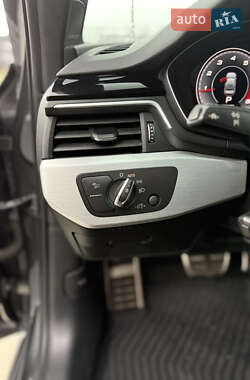Седан Audi A4 2020 в 