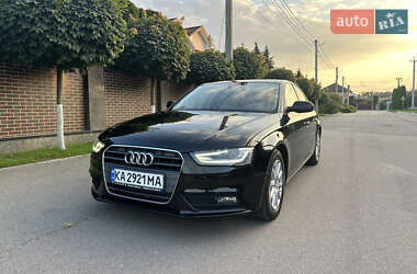 Седан Audi A4 2012 в Киеве