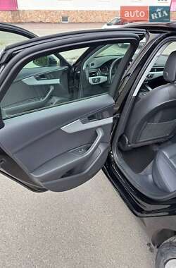 Седан Audi A4 2019 в 