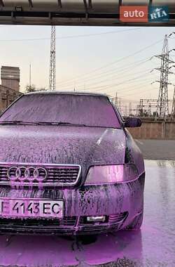 Седан Audi A4 1997 в 