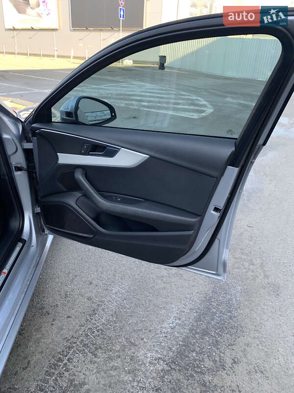Седан Audi A4 2016 в Полтаві