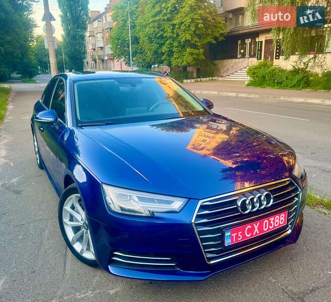 Седан Audi A4 2018 в 