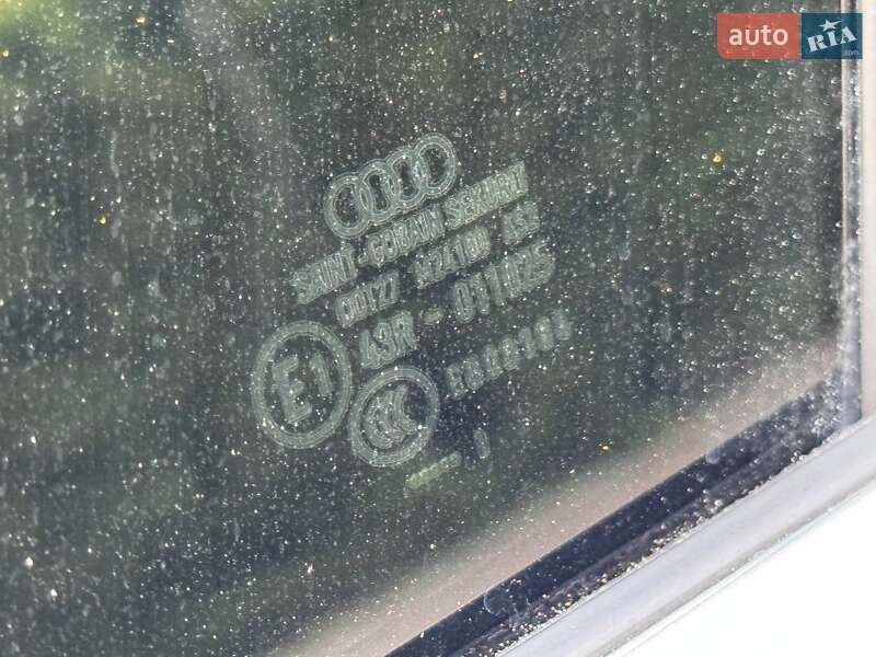 Седан Audi A4 2021 в Киеве