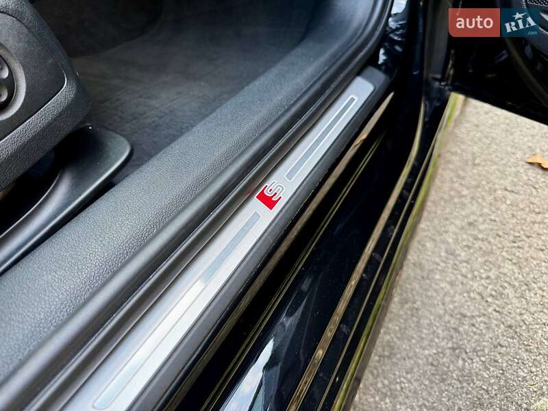 Седан Audi A4 2021 в Киеве