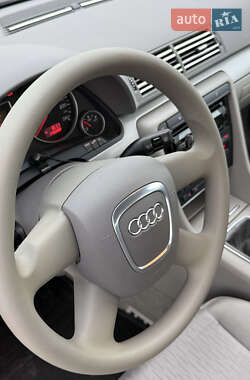 Седан Audi A4 2005 в 