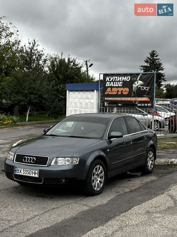 Седан Audi A4 2001 в 