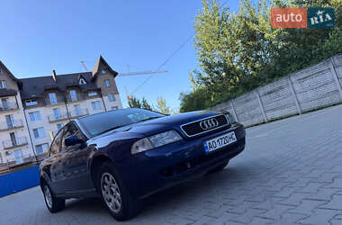 Седан Audi A4 1998 в Ужгороді