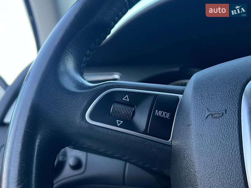 Седан Audi A4 2010 в Львове