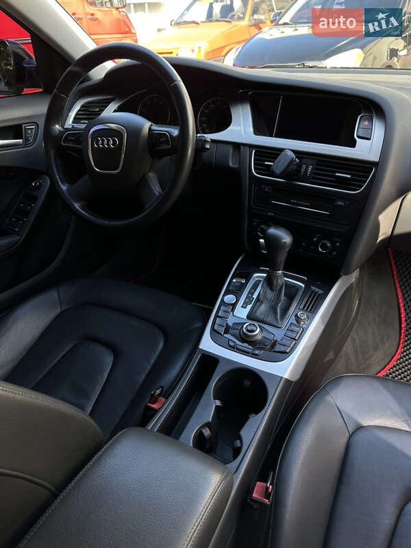 Седан Audi A4 2012 в Черкассах