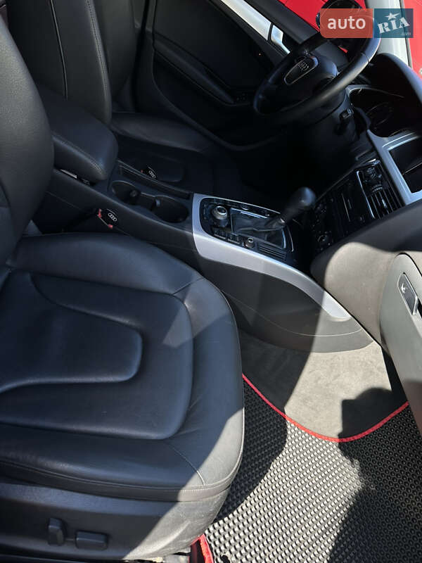 Седан Audi A4 2012 в Черкассах