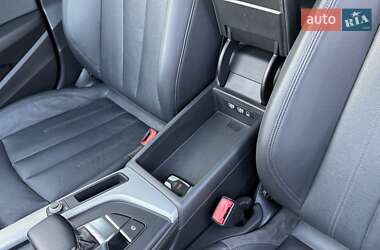 Седан Audi A4 2017 в 