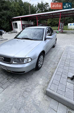 Седан Audi A4 1996 в 