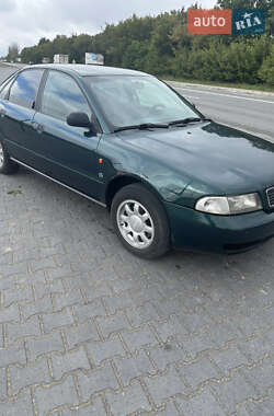 Седан Audi A4 1996 в 