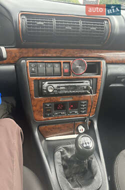 Седан Audi A4 1996 в 