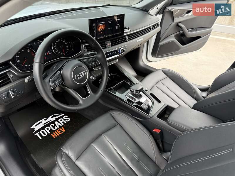 Седан Audi A4 2021 в Киеве