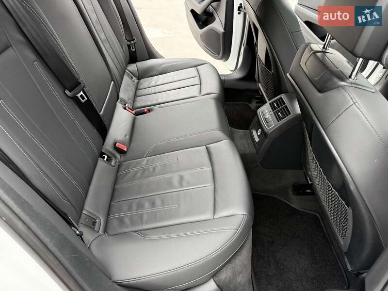 Седан Audi A4 2021 в Киеве