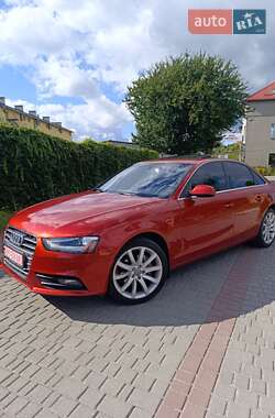 Седан Audi A4 2013 в Львове