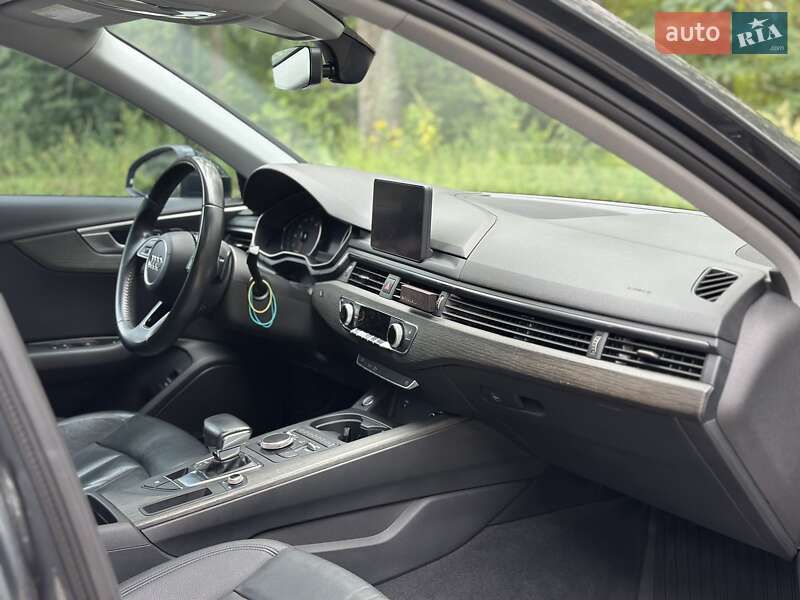 Седан Audi A4 2018 в Киеве
