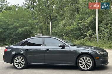 Седан Audi A4 2018 в 