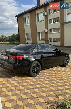 Седан Audi A4 2017 в 