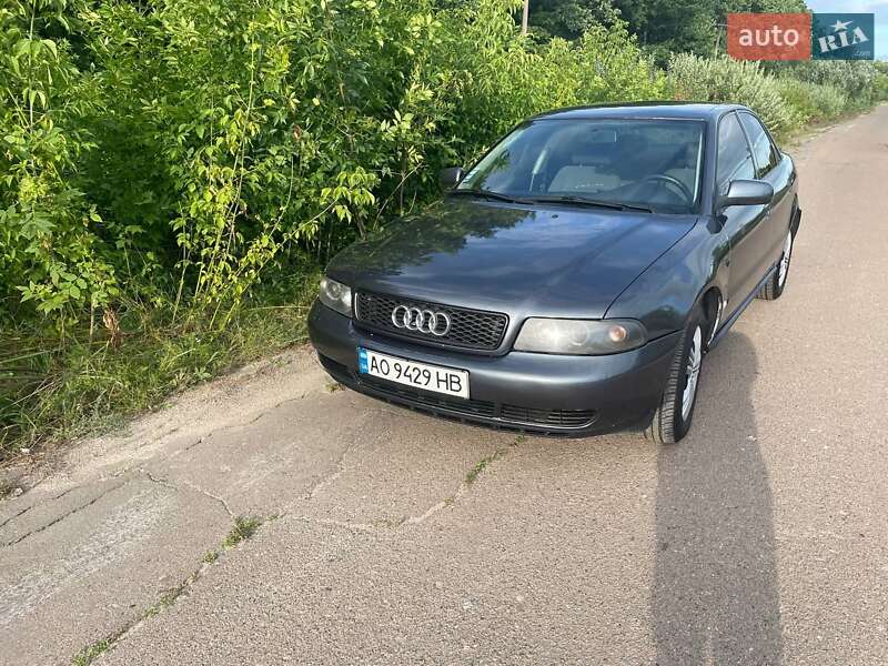 Седан Audi A4 1995 в Житомире