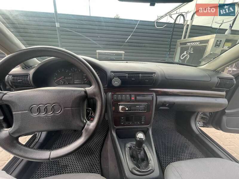 Седан Audi A4 1995 в Житомире