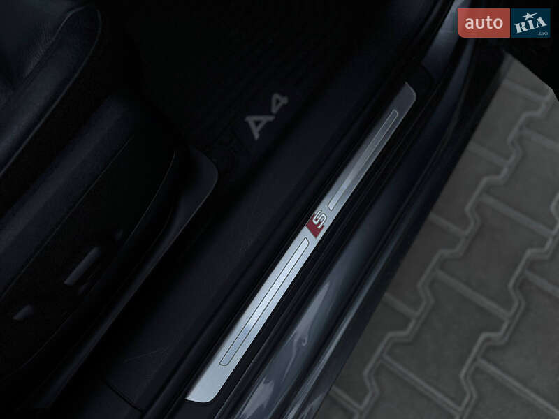 Седан Audi A4 2017 в Ровно