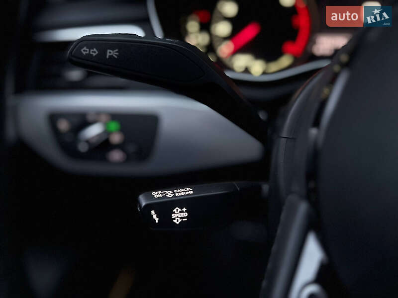 Седан Audi A4 2017 в Ровно