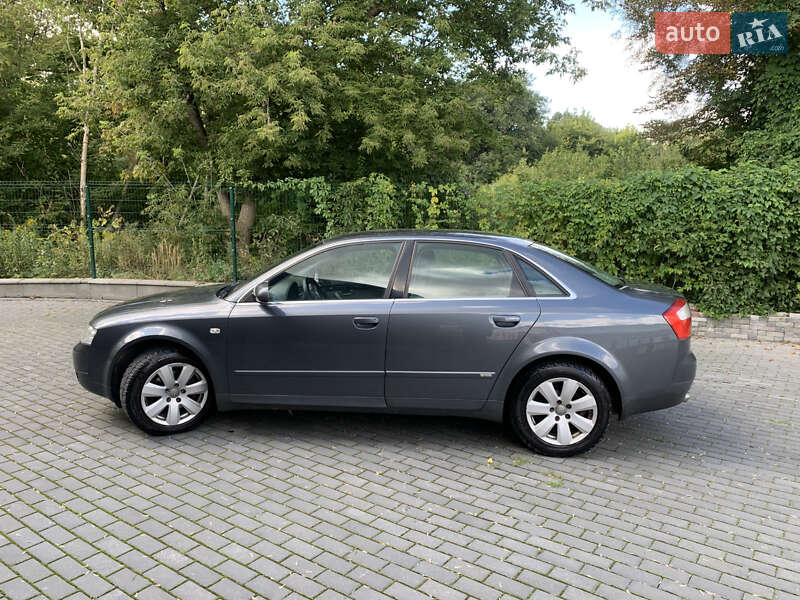 Седан Audi A4 2002 в Ровно
