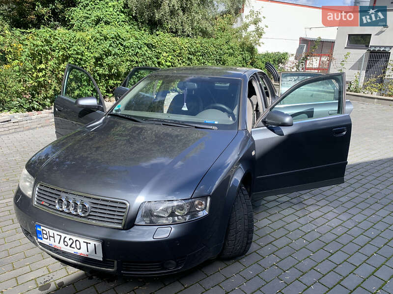 Седан Audi A4 2002 в Ровно