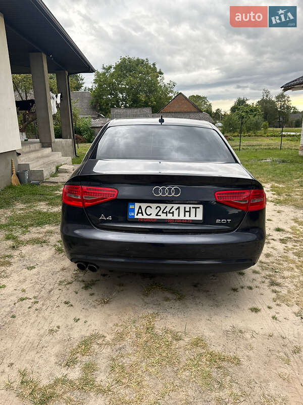 Седан Audi A4 2012 в Любомле