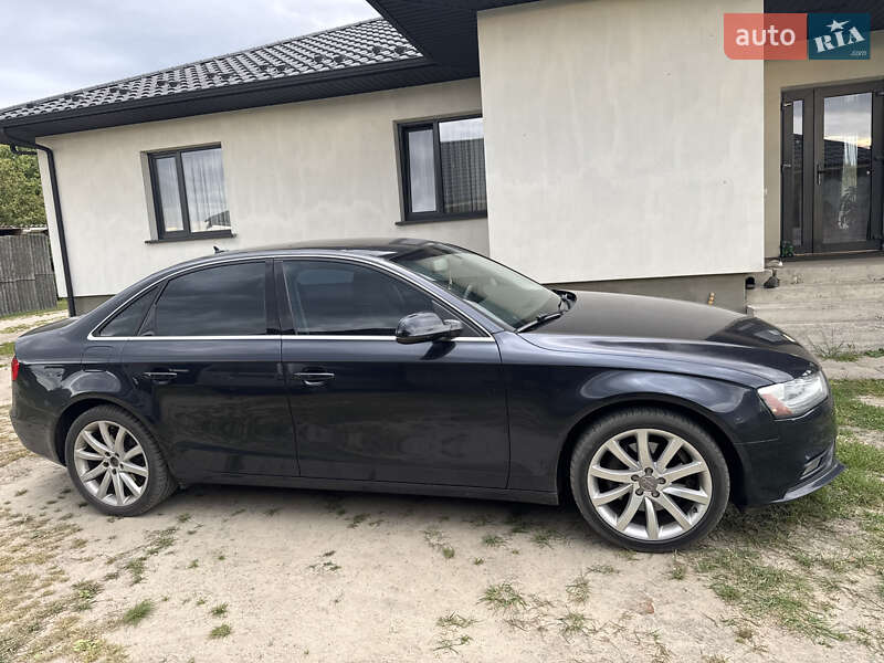 Седан Audi A4 2012 в Любомле