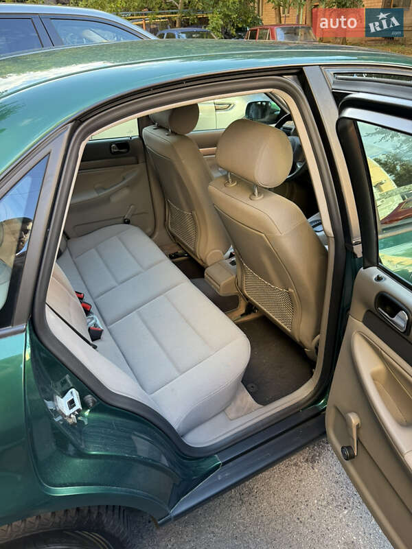 Седан Audi A4 1997 в Харькове