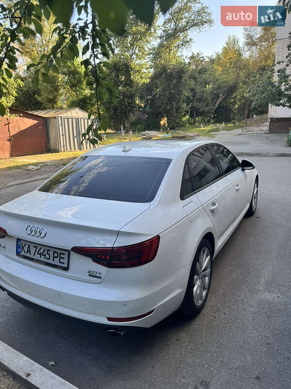 Седан Audi A4 2016 в Києві