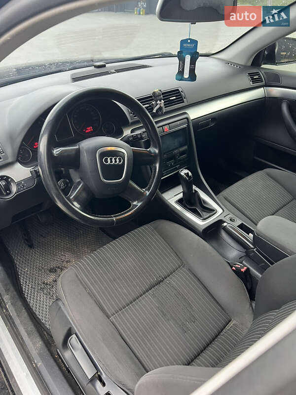 Седан Audi A4 2005 в Косове