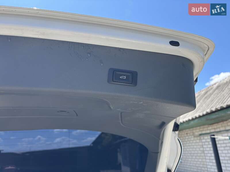 Универсал Audi A4 2015 в Новомосковске