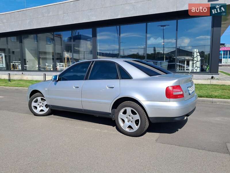 Седан Audi A4 2000 в Ірпені