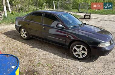 Седан Audi A4 1995 в 