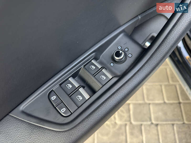Седан Audi A4 2020 в Одессе