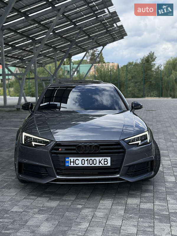 Седан Audi A4 2017 в Львове