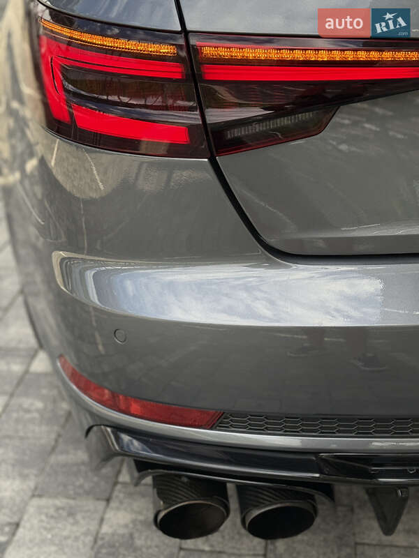 Седан Audi A4 2017 в Львове
