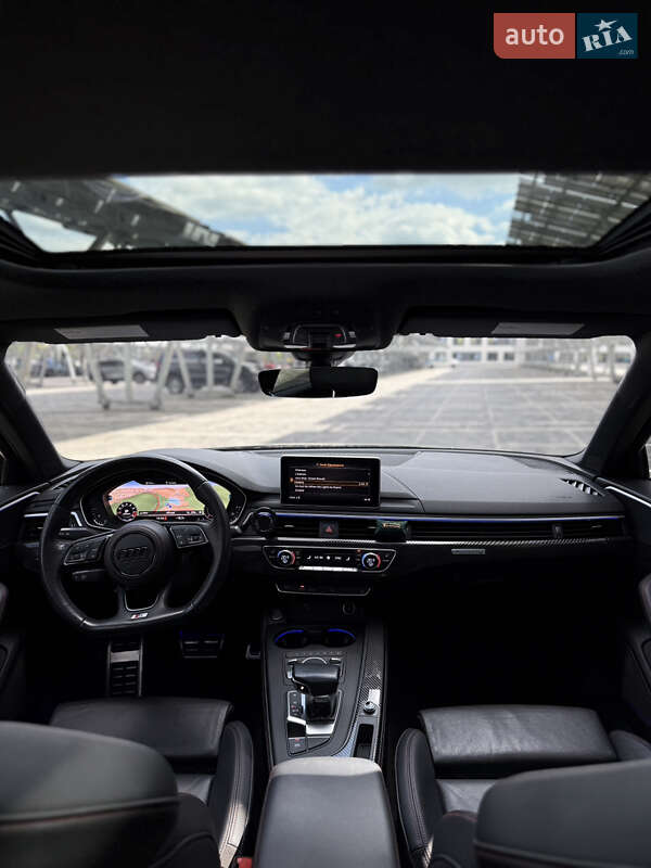 Седан Audi A4 2017 в Львове