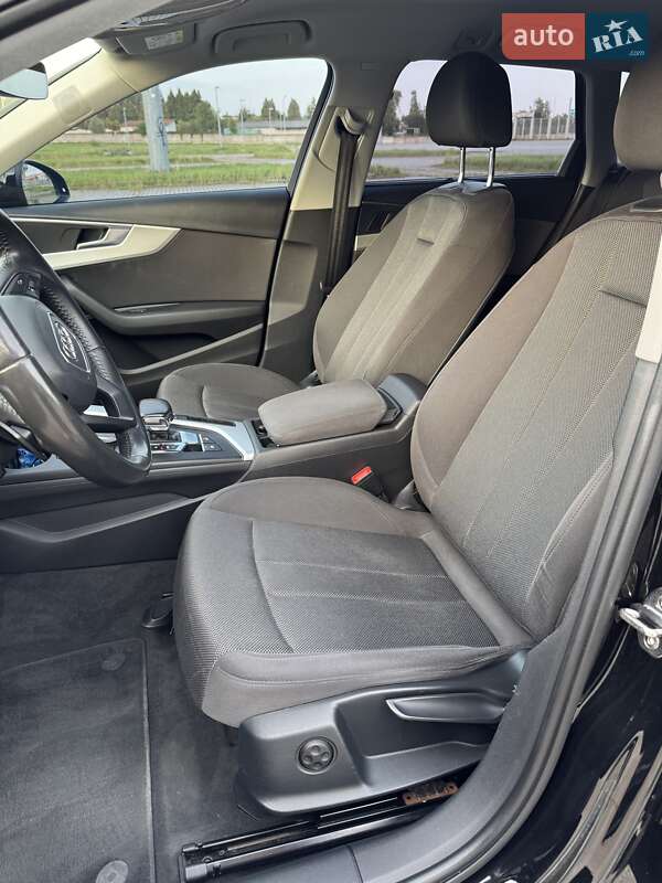 Универсал Audi A4 2016 в Львове